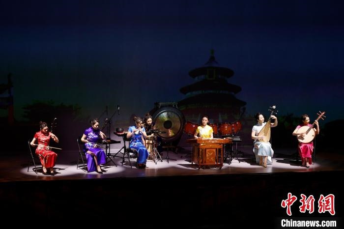 6日，“相約北京”奧林匹克文化節(jié)暨第22屆“相約北京”國際藝術(shù)節(jié)在京開幕?！?lt;a target='_blank' href='/'>中新社</a>記者 富田 攝