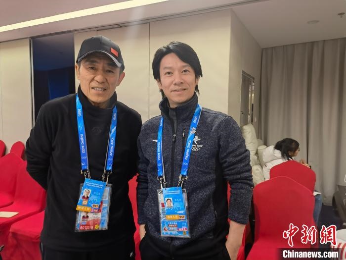 張文海與張藝謀的合影。　張文海 供圖