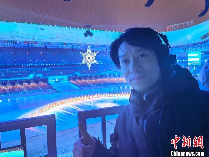 張文海在“鳥巢”內(nèi)。　張文海 供圖