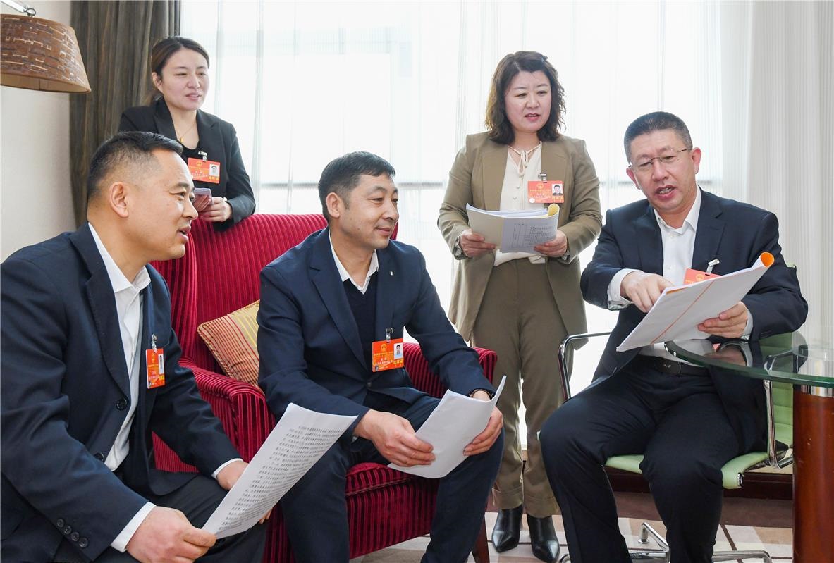 奮進(jìn)2024｜代表來了！自治區(qū)十四屆人大二次會(huì)議召開在即