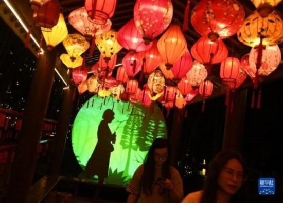 浙江新昌:夜經(jīng)濟(jì)拉動旅游業(yè)發(fā)展