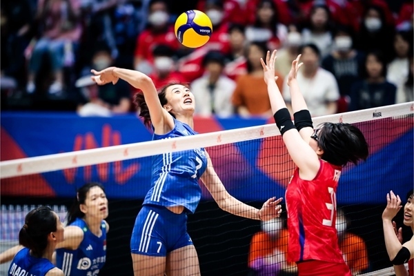 王媛媛扣球。圖片來源：國際排聯