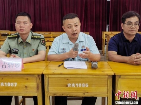 宣講員宣講。韋碩 攝