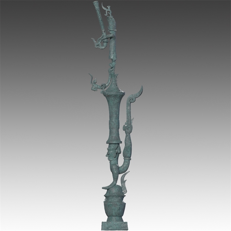 銅罍座倒立鳥足頂尊神像。四川省文物考古研究院供圖