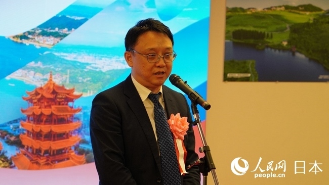 （圖片說明：東京中國文化中心主任羅玉泉致辭。人民網滕雪 攝）