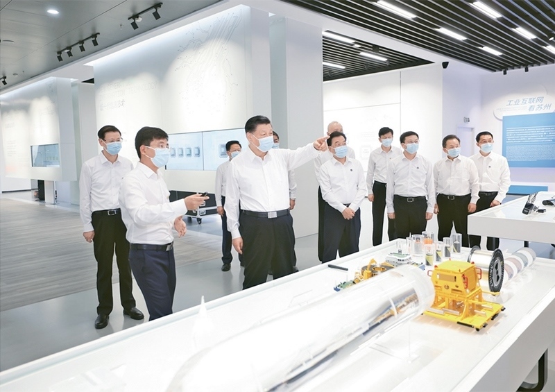 2023年7月5日至7日，中共中央總書記、國家主席、中央軍委主席習(xí)近平在江蘇考察。這是5日下午，習(xí)近平在蘇州工業(yè)園區(qū)考察。 新華社記者 鞠鵬/攝