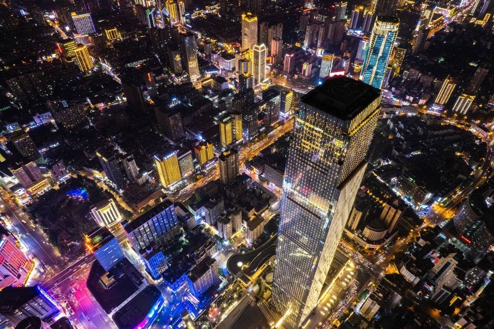 這是6月7日夜間拍攝的長沙城區(qū)景色（無人機(jī)照片）。新華社記者 陳思汗 攝