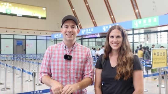 6月13日，來自美國的德拉古（Dragoo）夫婦將首次乘坐中老鐵路國際旅客列車從中國出境。李揚(yáng) 攝