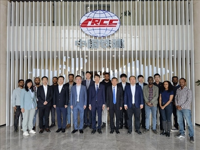 中國(guó)土木福州設(shè)計(jì)院埃塞分院團(tuán)隊(duì)合影。受訪對(duì)象供圖