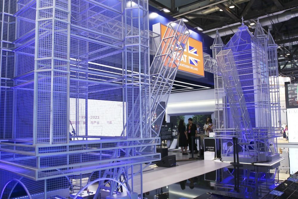 這是9月3日在國(guó)家會(huì)議中心綜合展區(qū)拍攝的英國(guó)展館。新華社記者 孫瑋彤 攝