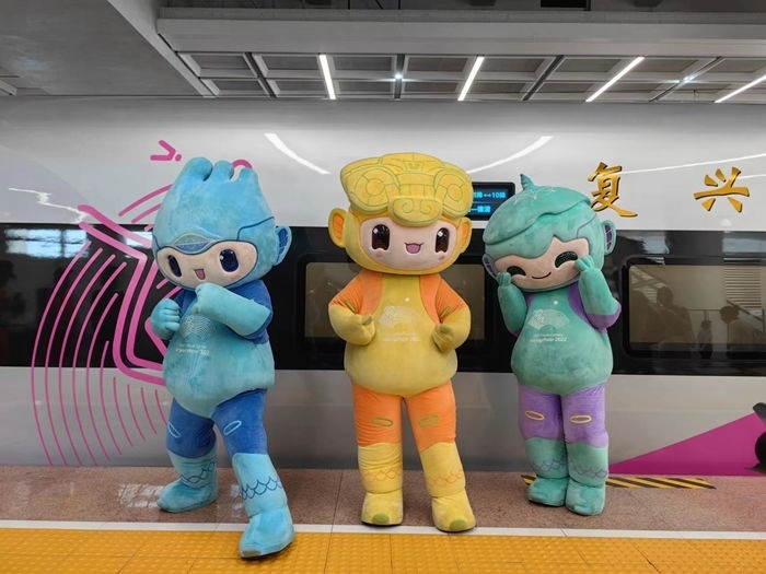 復(fù)興號亞運智能動車組列車車廂。上海鐵路局融媒體中心供圖