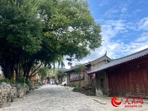 玉湖村村景。人民網(wǎng) 周靜圓攝