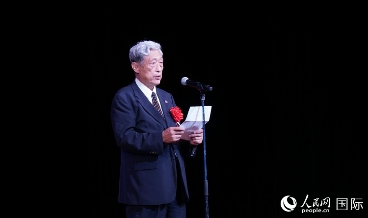 全華聯(lián)會長何德倫發(fā)表致辭。人民網(wǎng) 蔣曉辰攝