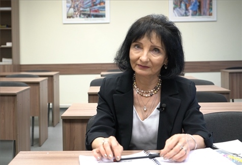 阿拉在白大孔院接受記者采訪。人民網(wǎng)記者 皇甫萬里攝