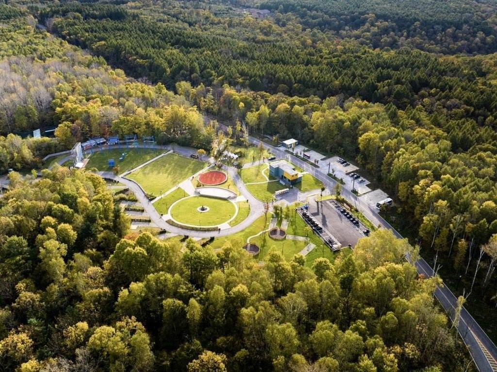 長白山華美勝地已實現(xiàn)“綠電”直供。嚴磊攝