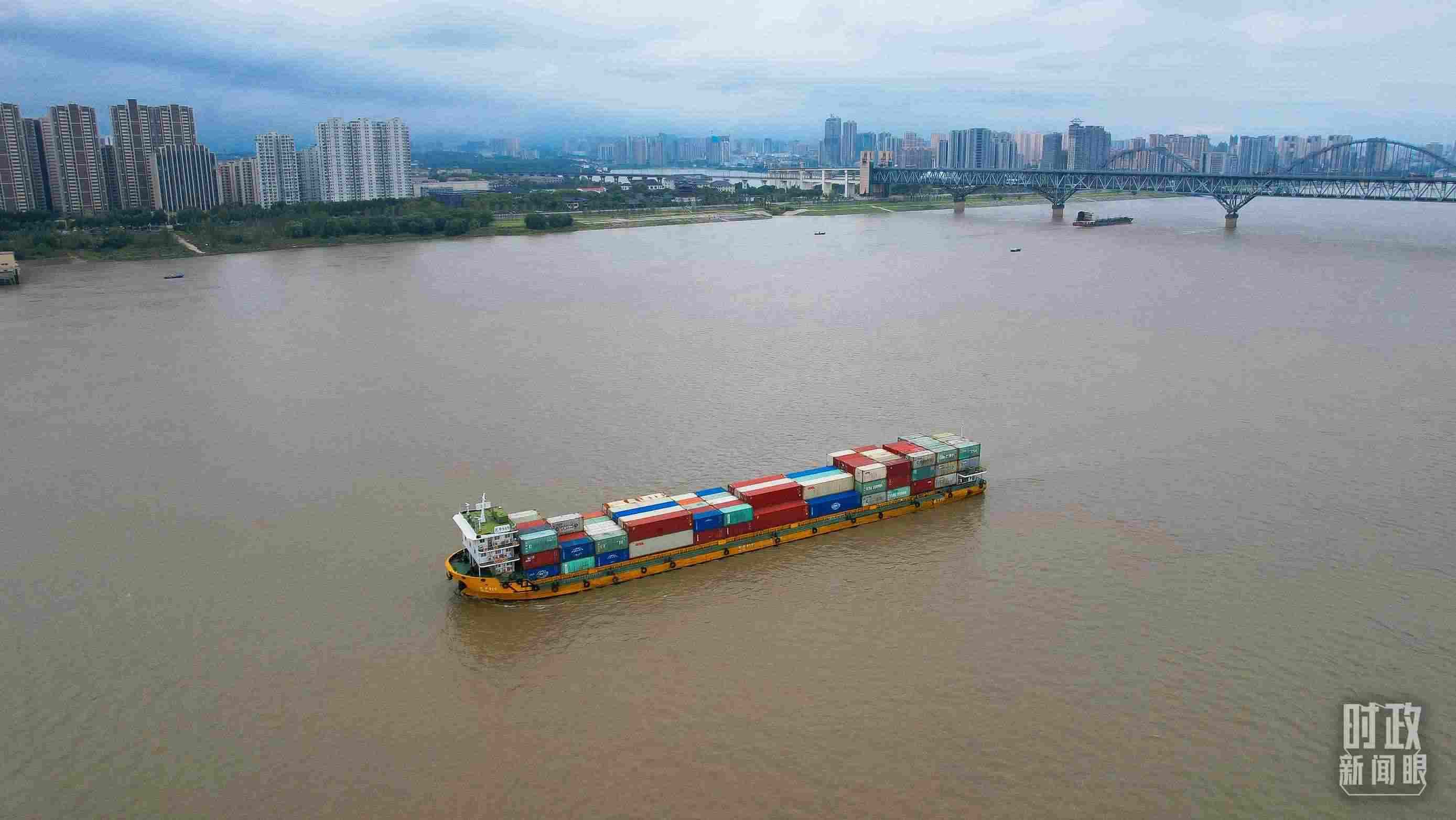 △長江九江段。（總臺央視記者范凱拍攝）