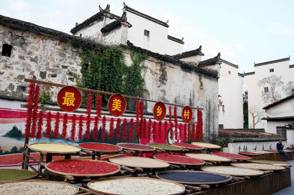 婺源縣王村石門自然村一角（2023年10月11日攝）。