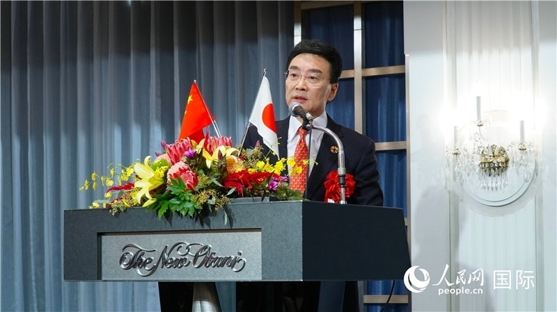 在日中國企業(yè)協(xié)會(huì)會(huì)長王家馴致祝酒詞。人民網(wǎng) 蔣曉辰攝