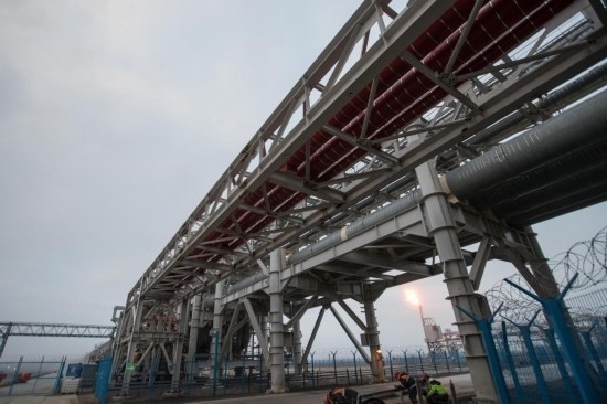 這是2018年8月8日在俄羅斯薩別塔拍攝的中俄亞馬爾項目輸氣管道。（新華社記者吳壯攝）