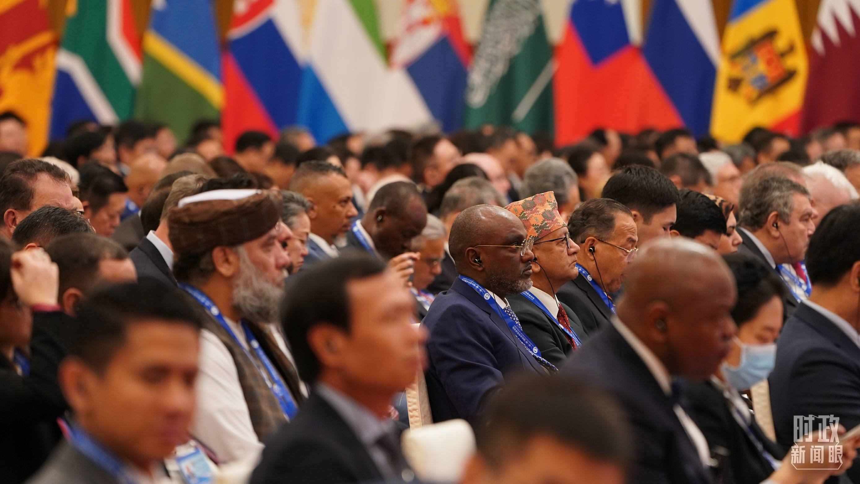 △開幕式現(xiàn)場的與會(huì)嘉賓。（總臺(tái)國廣記者李晉拍攝）