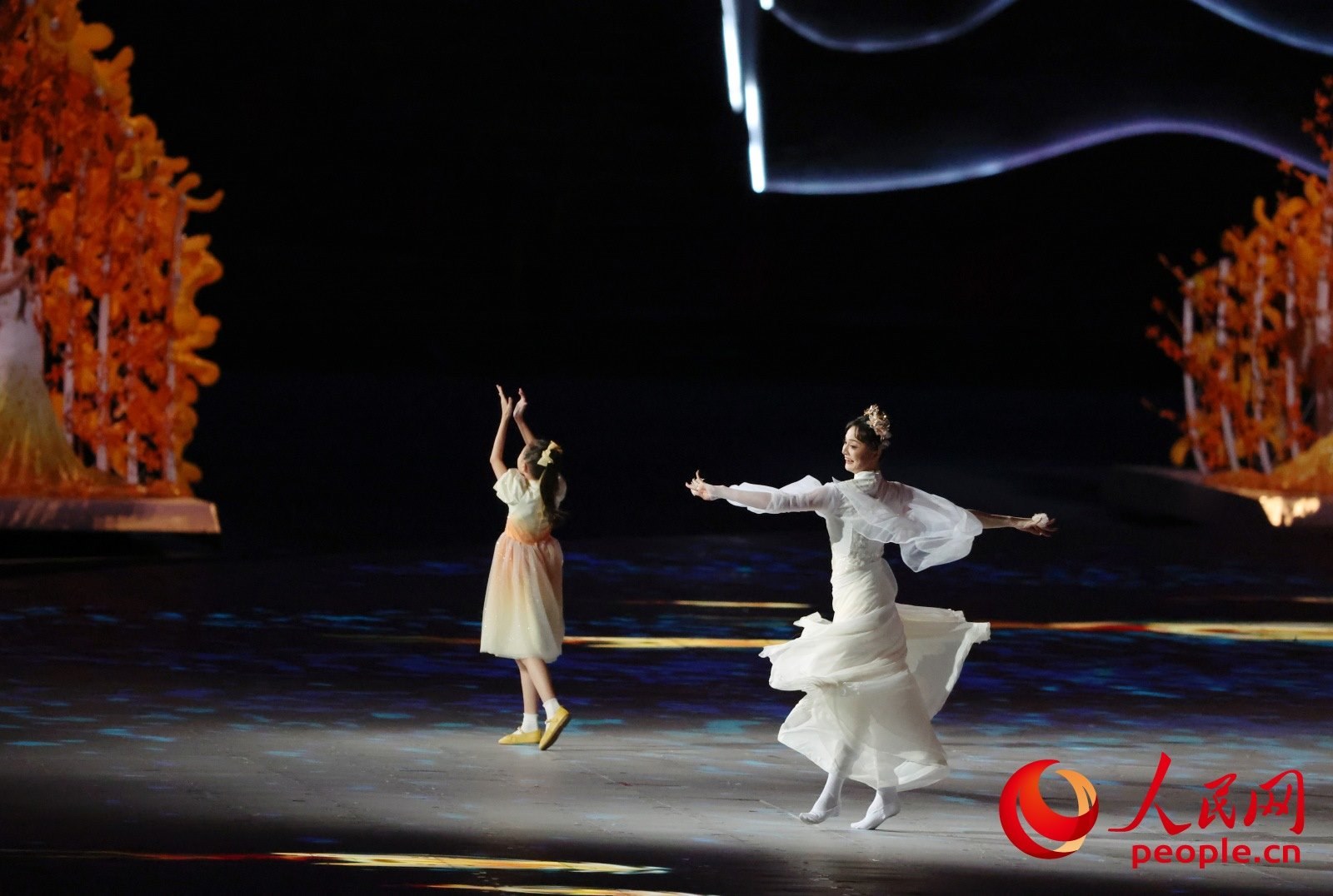 開幕式現(xiàn)場。人民網(wǎng) 周靜圓攝