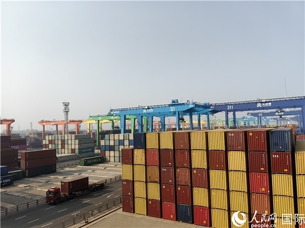 天津港北疆港區(qū)C段智能化集裝箱碼頭。人民網(wǎng)記者 符園園攝