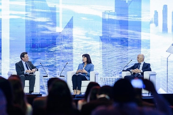 牛津大學研究全球化與發(fā)展問題的教授伊恩·戈爾?。ㄓ乙唬┍硎?，全球格局的變化是結構性的，各國特別是西方國家必須順應變化。迪拜商會供圖