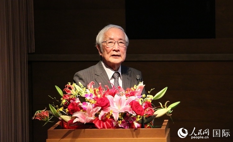 日中科學(xué)技術(shù)交流協(xié)會(huì)會(huì)長山脅道夫致辭。人民網(wǎng) 許可攝