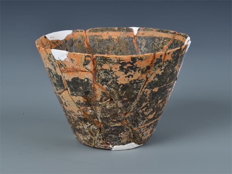 出土的蛋殼彩陶杯。國家文物局供圖