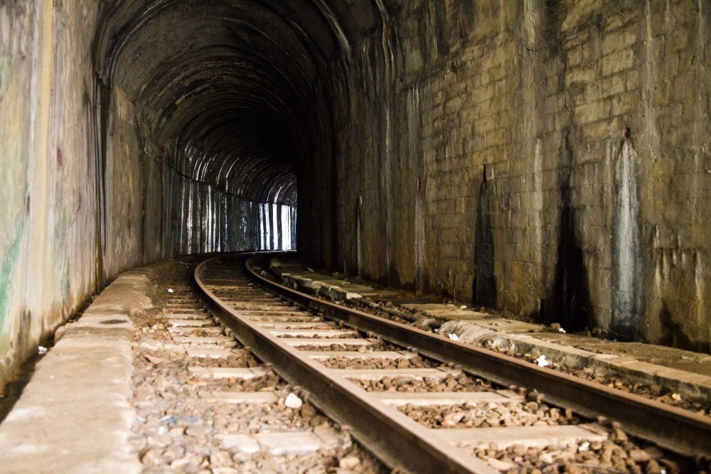 這是2013年3月22日拍攝的河口境內(nèi)的米軌鐵路。