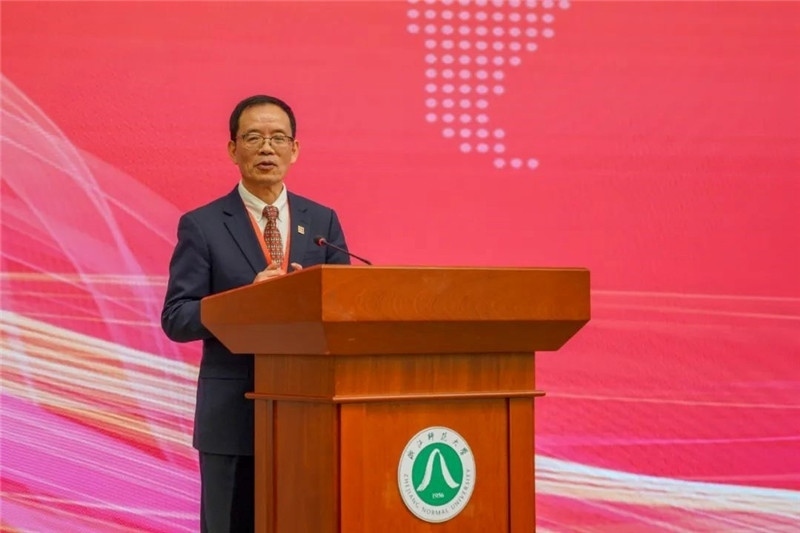 國(guó)務(wù)院學(xué)位委員會(huì)區(qū)域國(guó)別學(xué)學(xué)科評(píng)議組秘書長(zhǎng)、浙江師范大學(xué)非洲研究院（非洲區(qū)域國(guó)別學(xué)院）院長(zhǎng)劉鴻武致辭。主辦方供圖