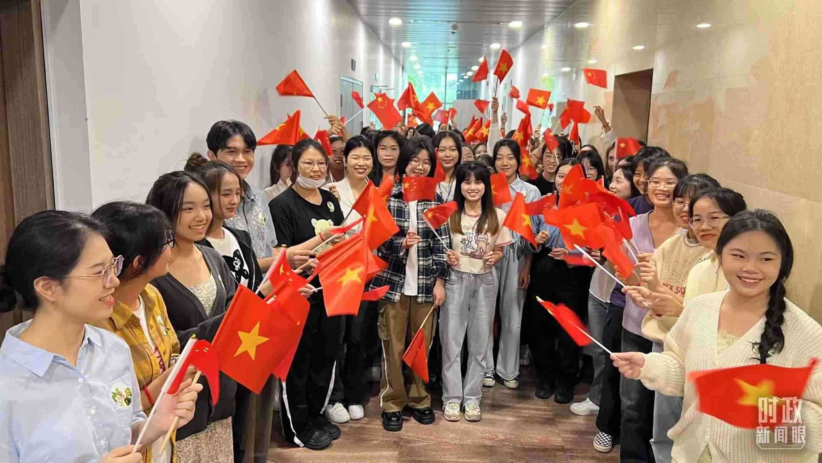 △中越青年齊聚一堂。（總臺(tái)央視記者程鋮拍攝）