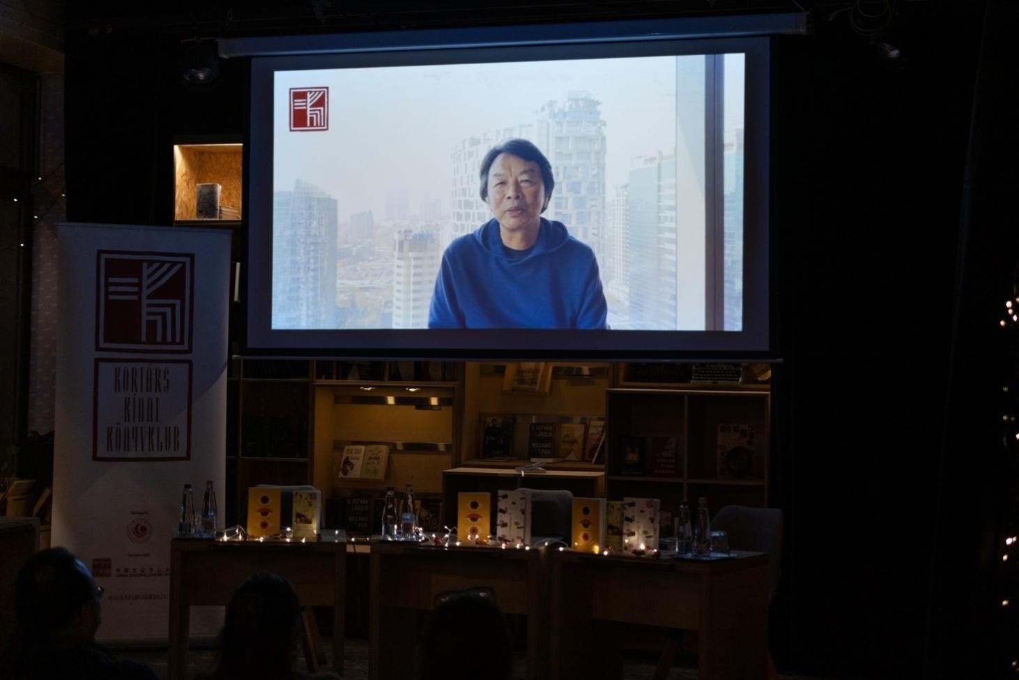 劉震云通過視頻介紹小說。摩爾多瓦尼·巴爾納巴斯攝