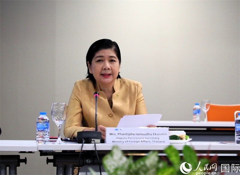 泰國外交部副次長潘提帕作主旨發(fā)言。人民網(wǎng)記者 白元琪攝