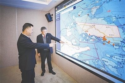 圖③：法官為涉案船舶尋找安全的錨泊地點(diǎn)。