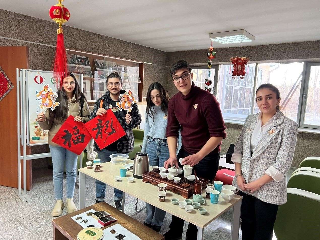 茶藝表演體驗。中東技術大學孔院供圖