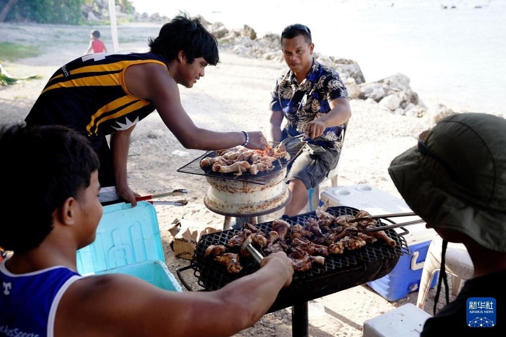 1月20日，當(dāng)?shù)厝嗽阼敽＿厽?。新華社記者 王申 攝