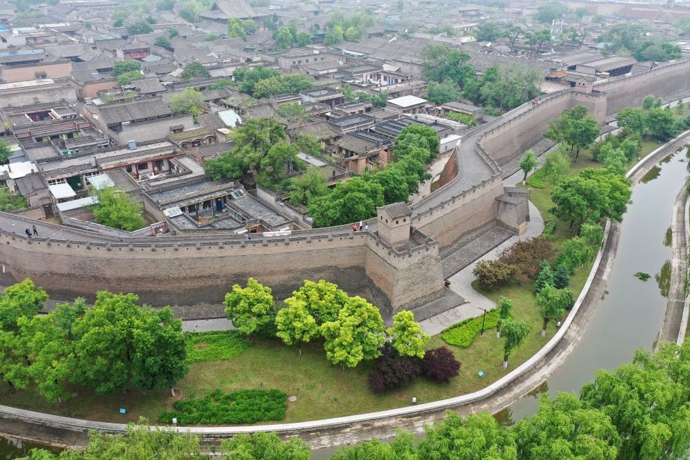 平遙古城一角（2023年5月30日攝，無(wú)人機(jī)照片）。新華社記者 詹彥 攝