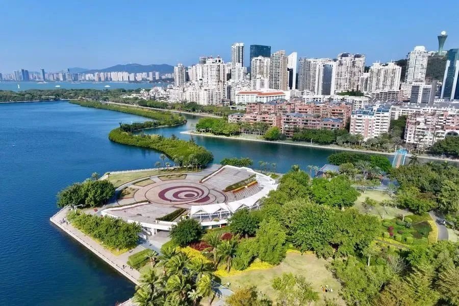 △1月24日，廈門筼筜湖白鷺洲公園及周邊城市景觀。