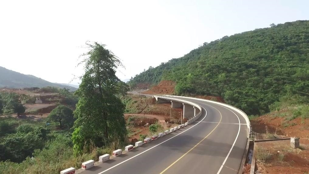 中塞友誼公路。