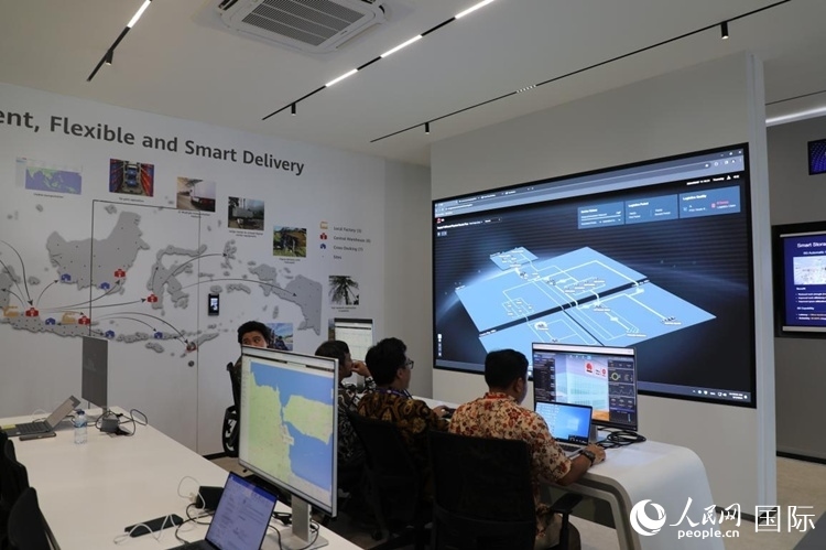 華為5G創(chuàng)新中心內(nèi)景。人民網(wǎng)記者 曹師韻攝