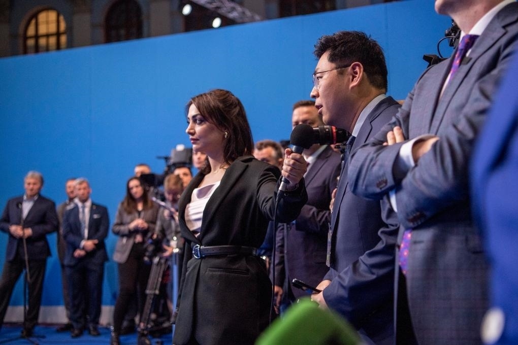 3月18日，在俄羅斯首都莫斯科，新華社記者向俄總統(tǒng)普京提問。新華社記者曹陽攝