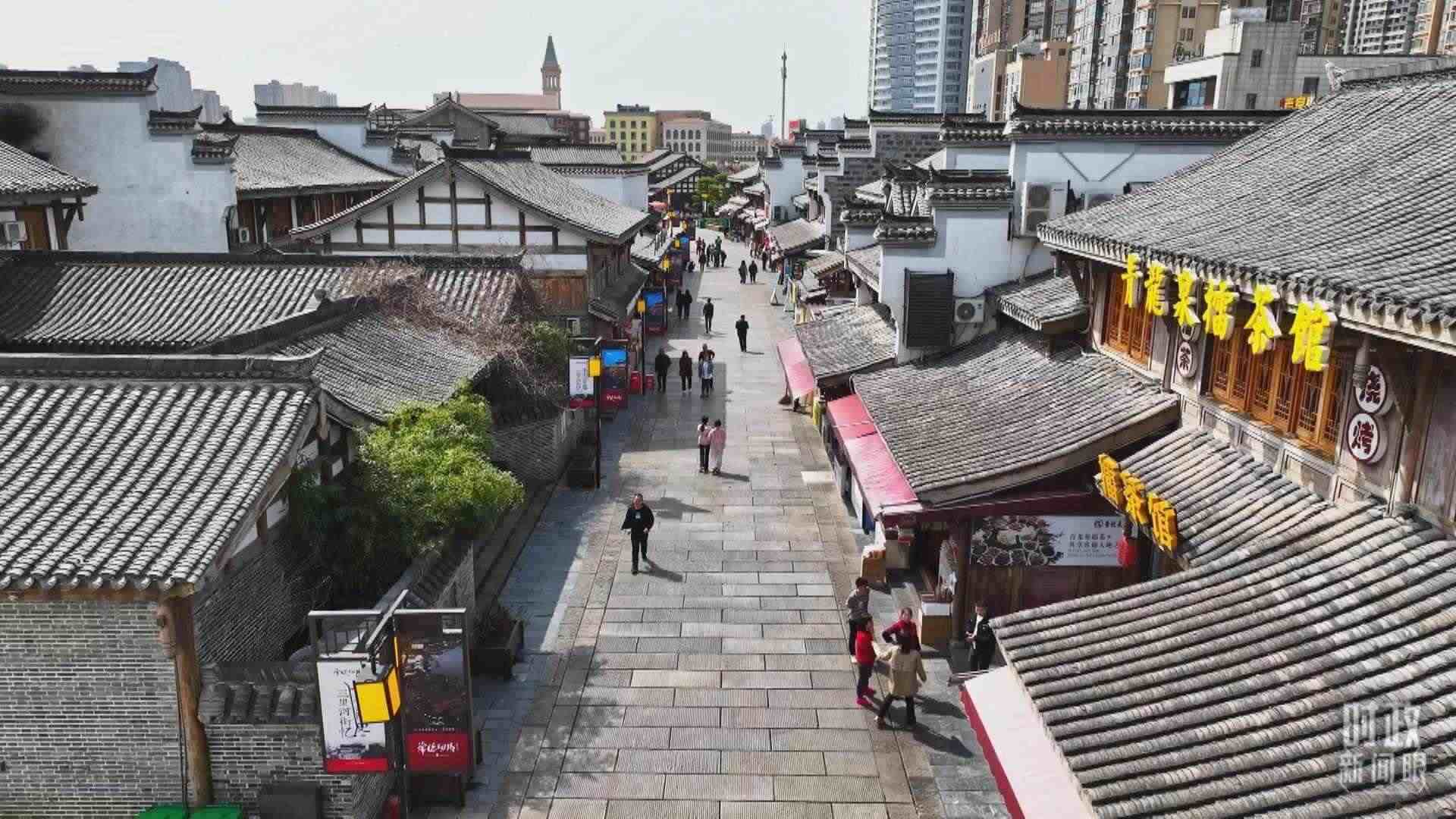 △常德河街。（總臺記者姚鵬、溫盛強(qiáng)拍攝）