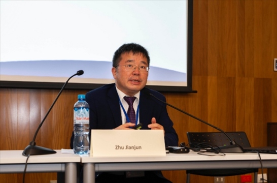 上海外國語大學國際文化交流學院副院長朱建軍做專題講座。（秘魯天主教大學孔子學院供圖）