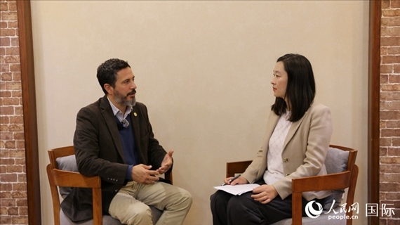 阿根廷布宜諾斯艾利斯大學(xué)阿根廷—中國研究中心主任、阿根廷知名漢學(xué)家畢嘉宏（Ignacio Villagran）接受人民網(wǎng)記者專訪。人民網(wǎng)記者 周雨攝