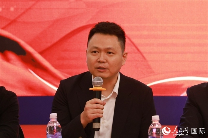 中國駐里約熱內(nèi)盧總領(lǐng)館副總領(lǐng)事王尉育在座談會上致辭。人民網(wǎng)記者 陳海琪攝