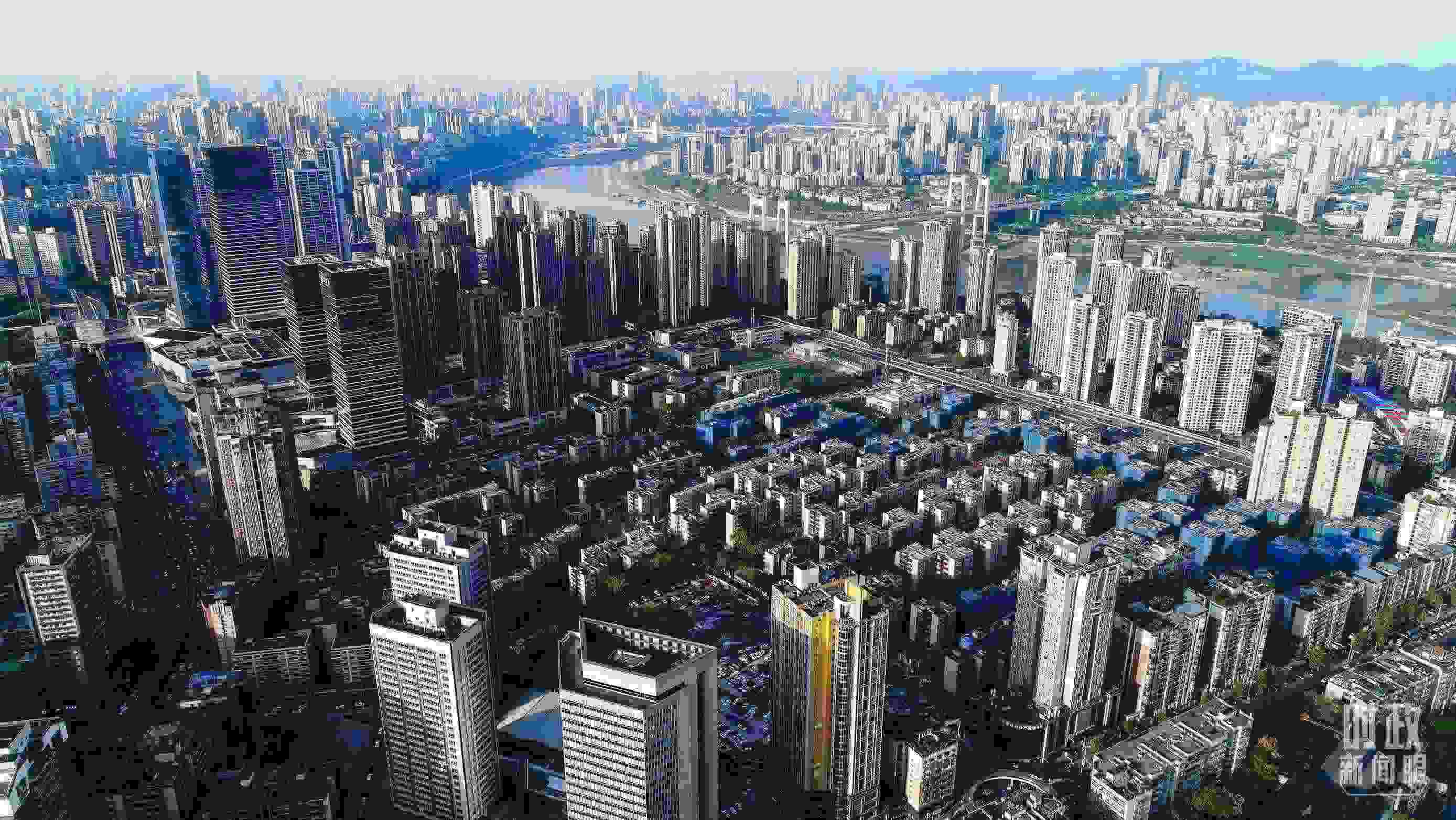 △俯瞰謝家灣街道民主村社區(qū)。（總臺(tái)記者謝鵬拍攝）