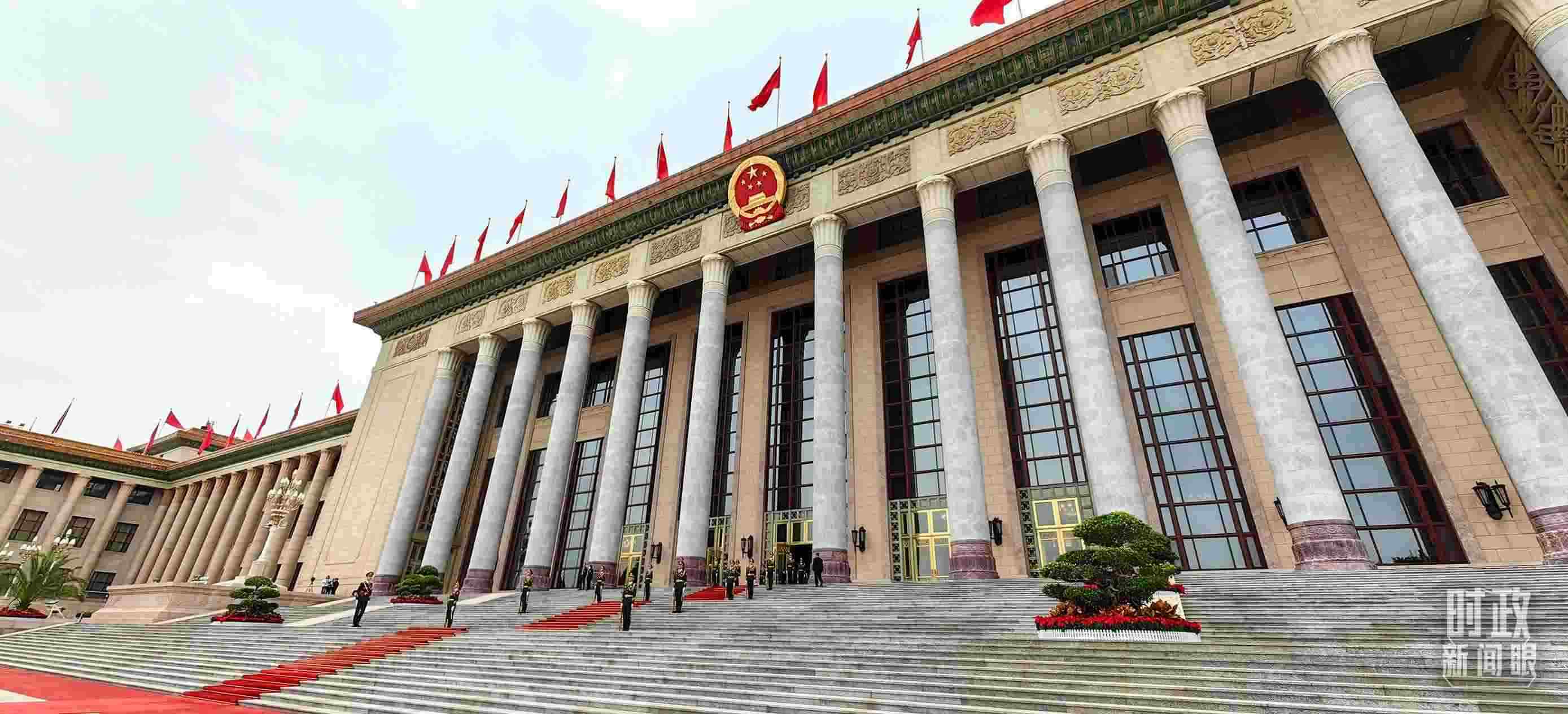 △人民大會堂東門外廣場。（總臺央視記者段德文拍攝）