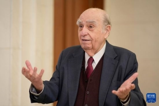  5月17日，烏拉圭前總統(tǒng)胡利奧·瑪麗亞·桑吉內蒂在蒙得維的亞接受新華社記者專訪。新華社發(fā)（尼古拉斯·塞拉亞攝）