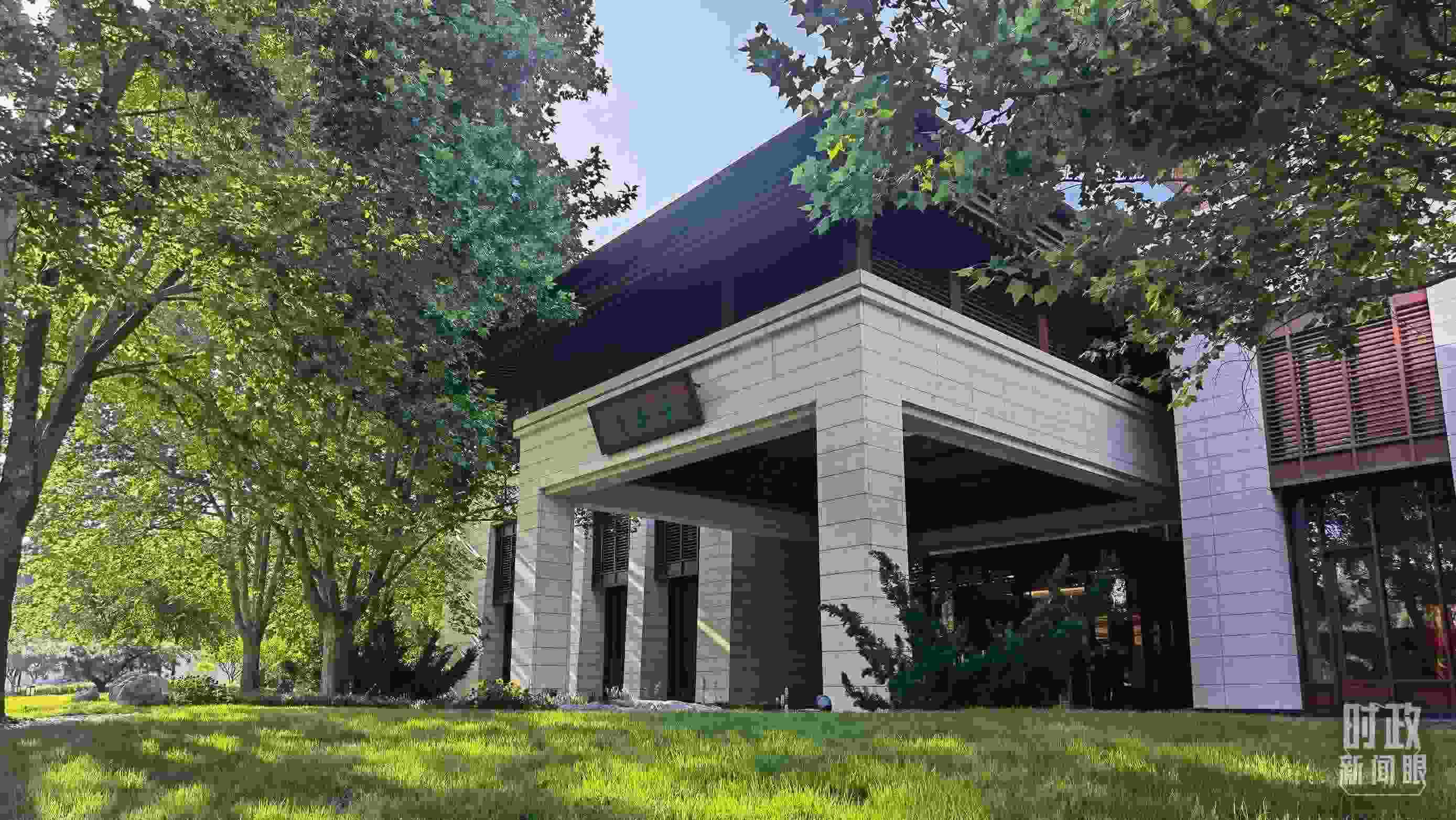 △釣魚臺(tái)芳華苑。（總臺(tái)央視記者石丞拍攝）